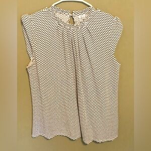 Elle top | Black and White Cap Sleeve Textured Top Size XL